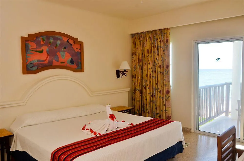 Akumal Bay Beach & Wellness Resort
