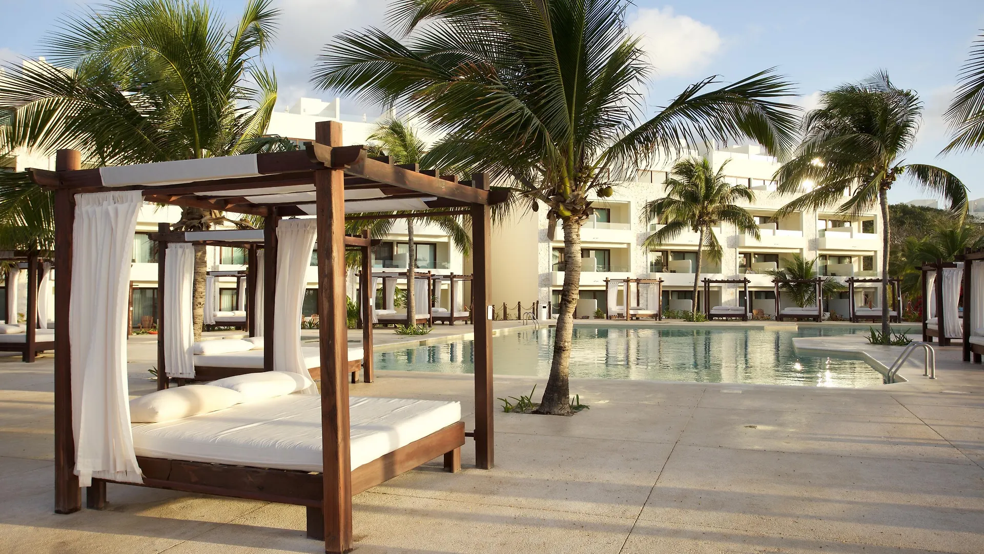 Akumal Bay Beach & Wellness Resort