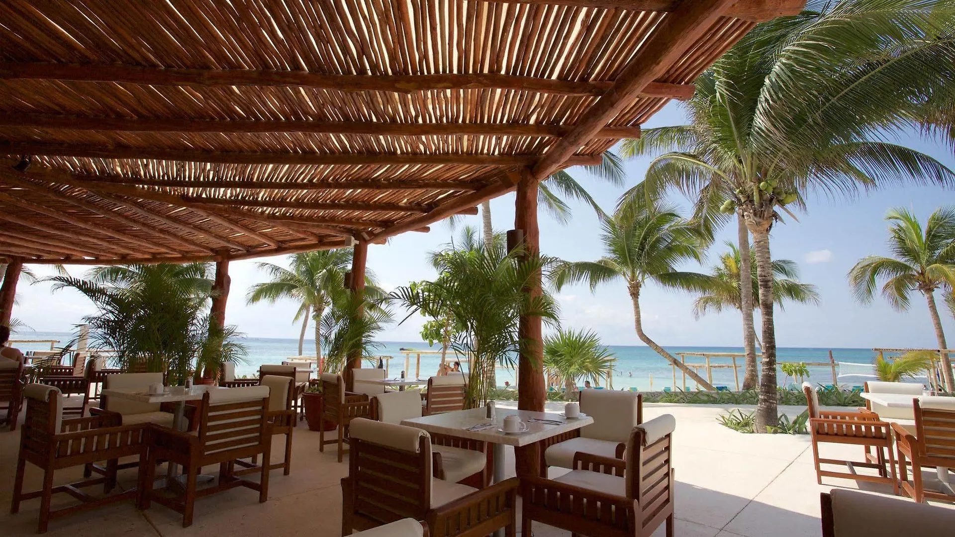 Akumal Bay Beach & Wellness Resort 3*,