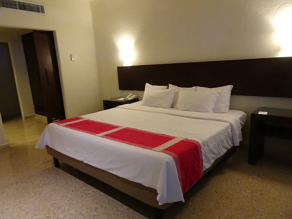 Akumal Bay Beach & Wellness Resort 3*,